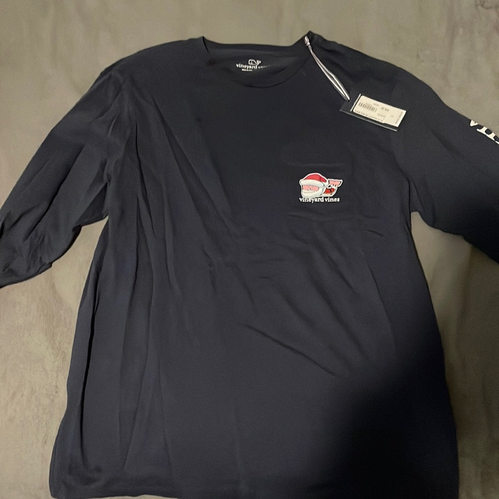 Vineyard vines Christmas tee